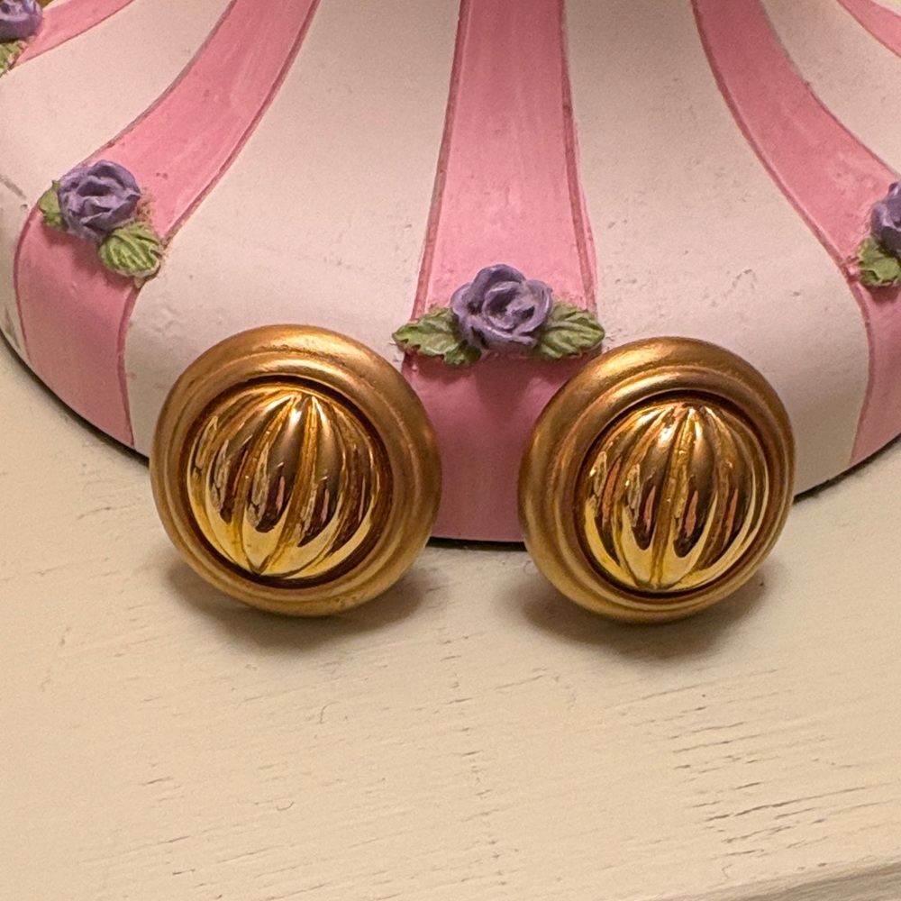 Vintage Ginnie Johansen Design (GJD) Clip Earrings